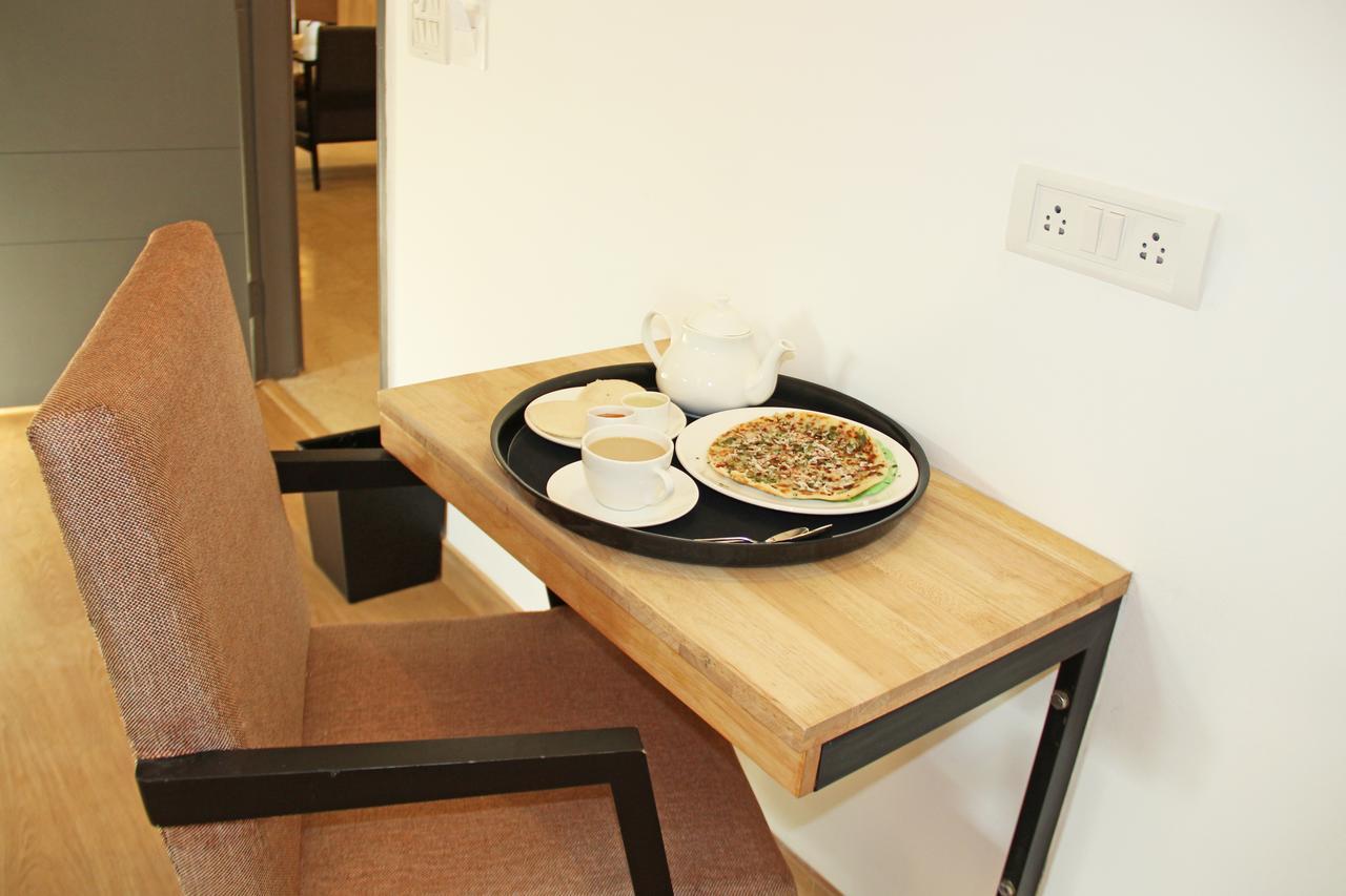 Oyo 13771 Executive Residency Hotel Púna Kültér fotó