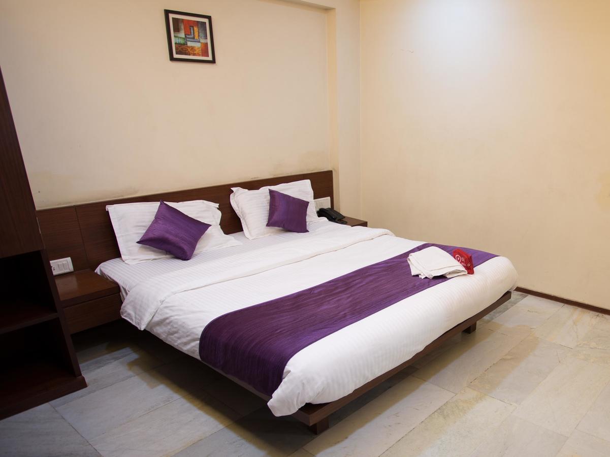 Oyo 13771 Executive Residency Hotel Púna Kültér fotó