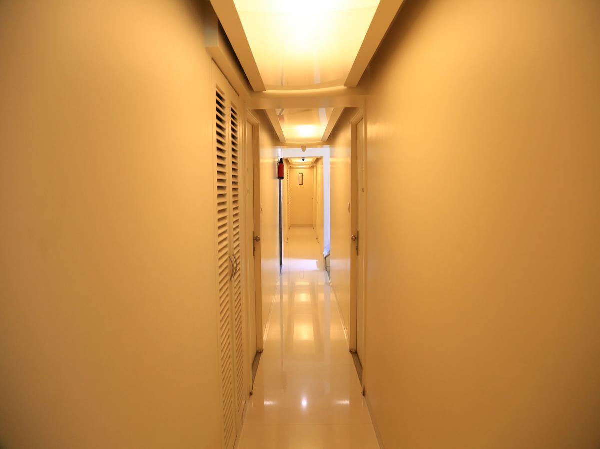 Oyo 13771 Executive Residency Hotel Púna Kültér fotó