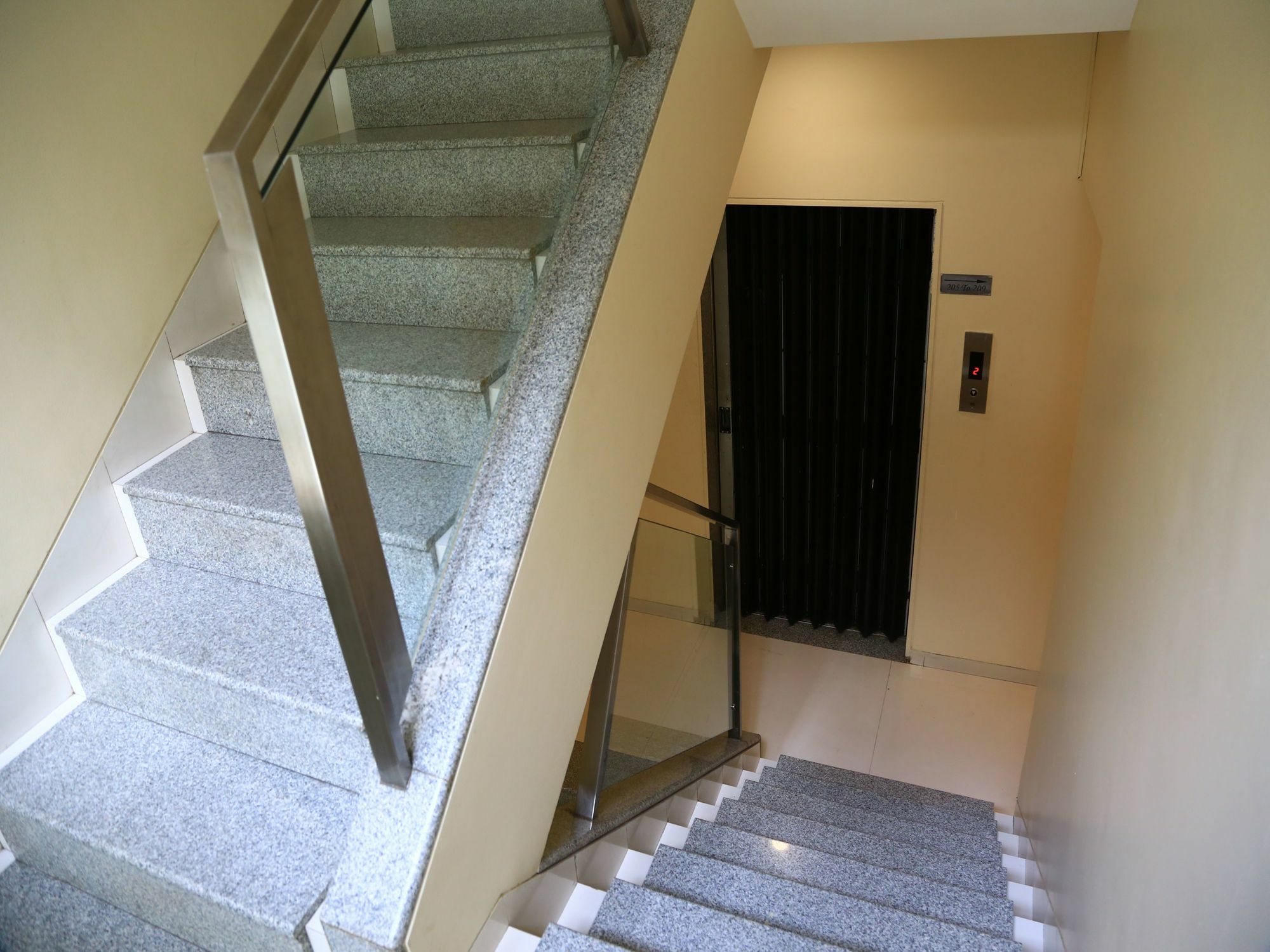 Oyo 13771 Executive Residency Hotel Púna Kültér fotó