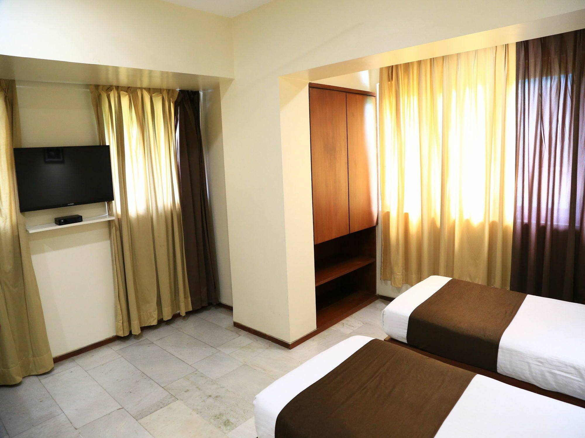 Oyo 13771 Executive Residency Hotel Púna Kültér fotó