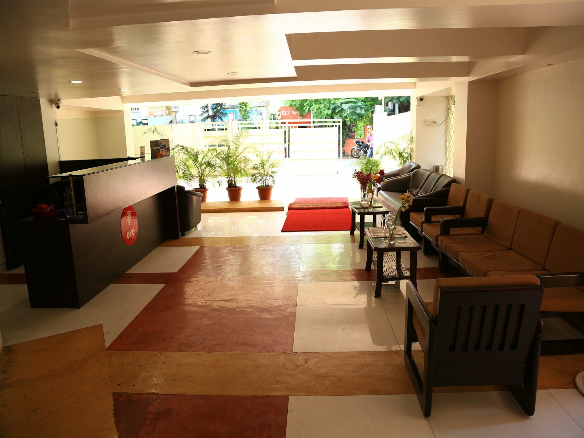 Oyo 13771 Executive Residency Hotel Púna Kültér fotó